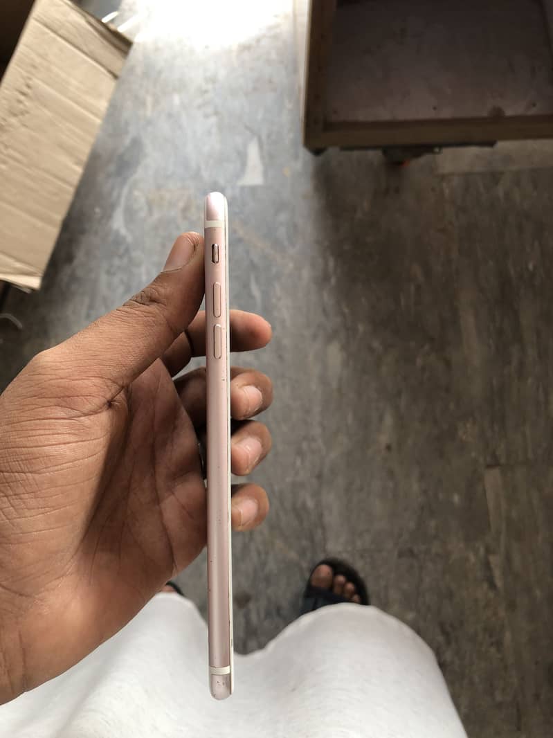 Apple iPhone 7 Plus 3