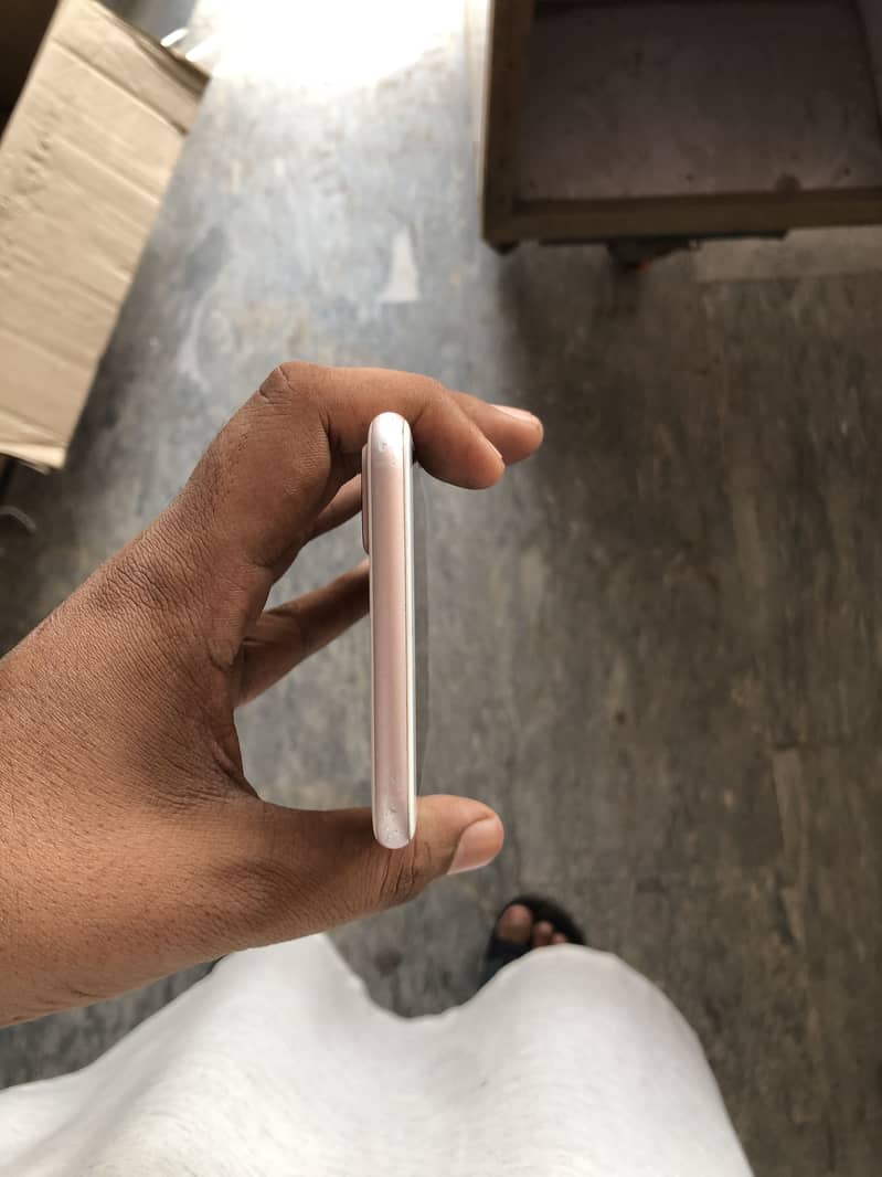 Apple iPhone 7 Plus 4