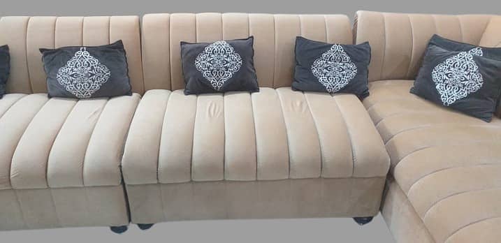 L-shaped sectional sofa 0