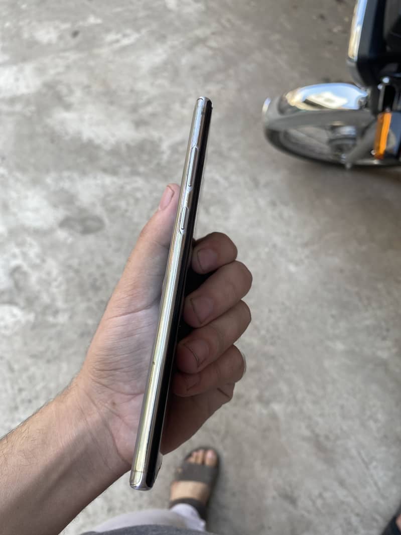 Samsung Mobile Note 10 Plus 4