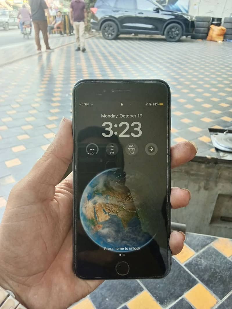 Apple iPhone 8 Plus 2