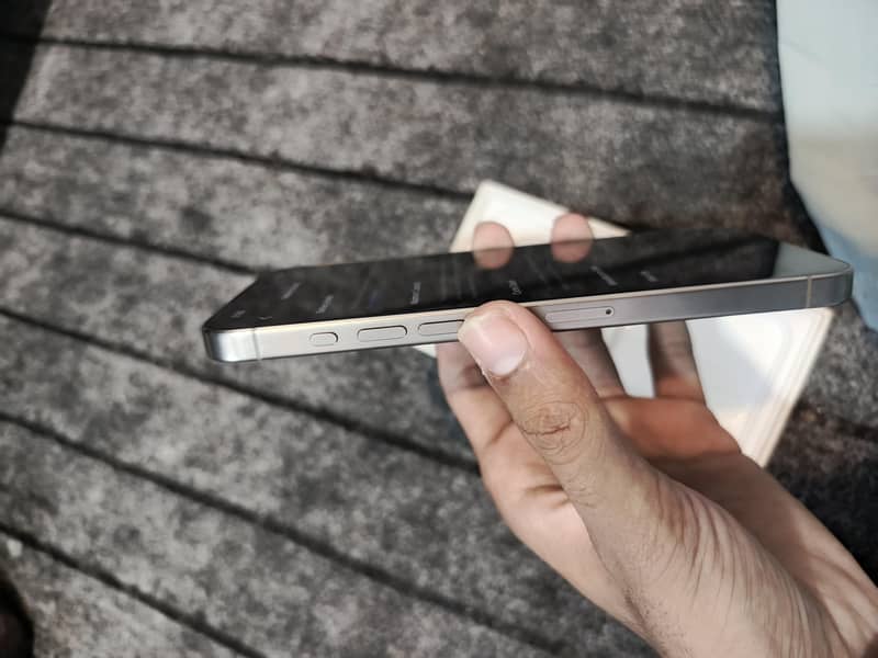 Apple iPhone 15 Pro Max 1