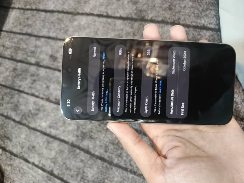 Apple iPhone 15 Pro Max 4