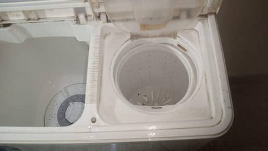 used but like new Kenwood washing machine with dryer