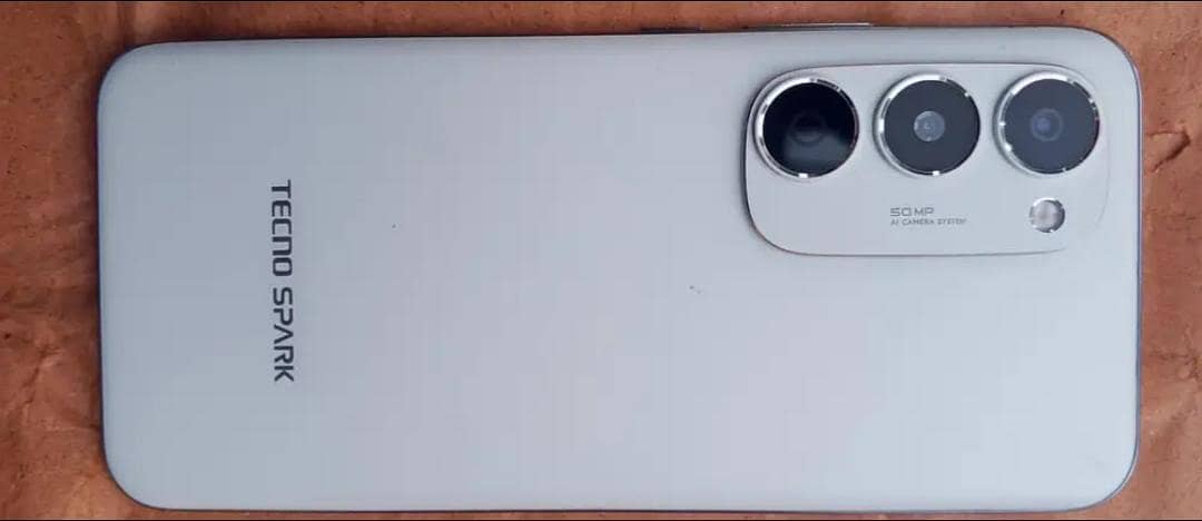 techno spark 40 pro Plus 1