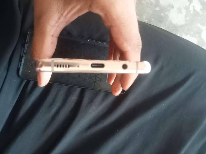 Samsung Mobile S10 Plus 6