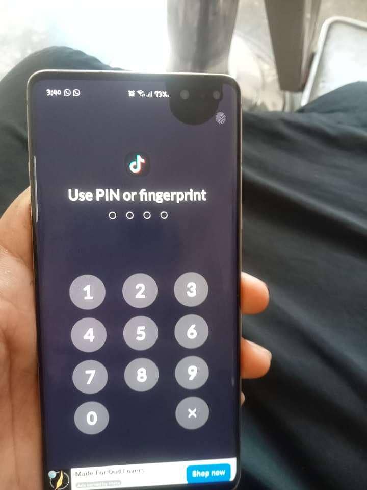 Samsung Mobile S10 Plus 11