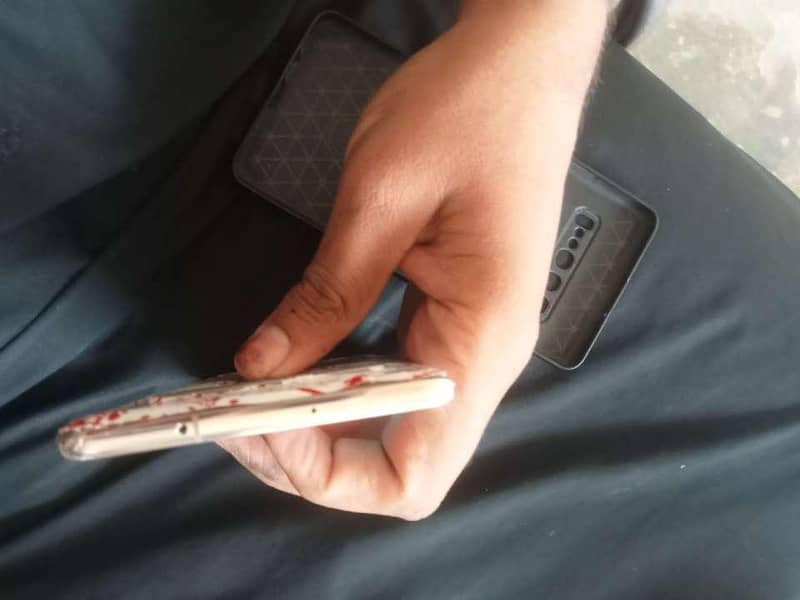 Samsung Mobile S10 Plus 12