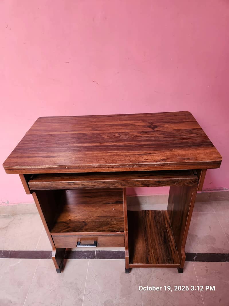 Computer Table 1