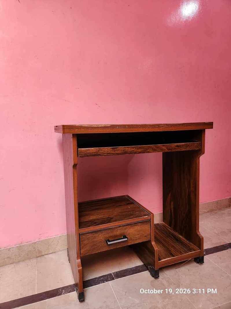 Computer Table 3