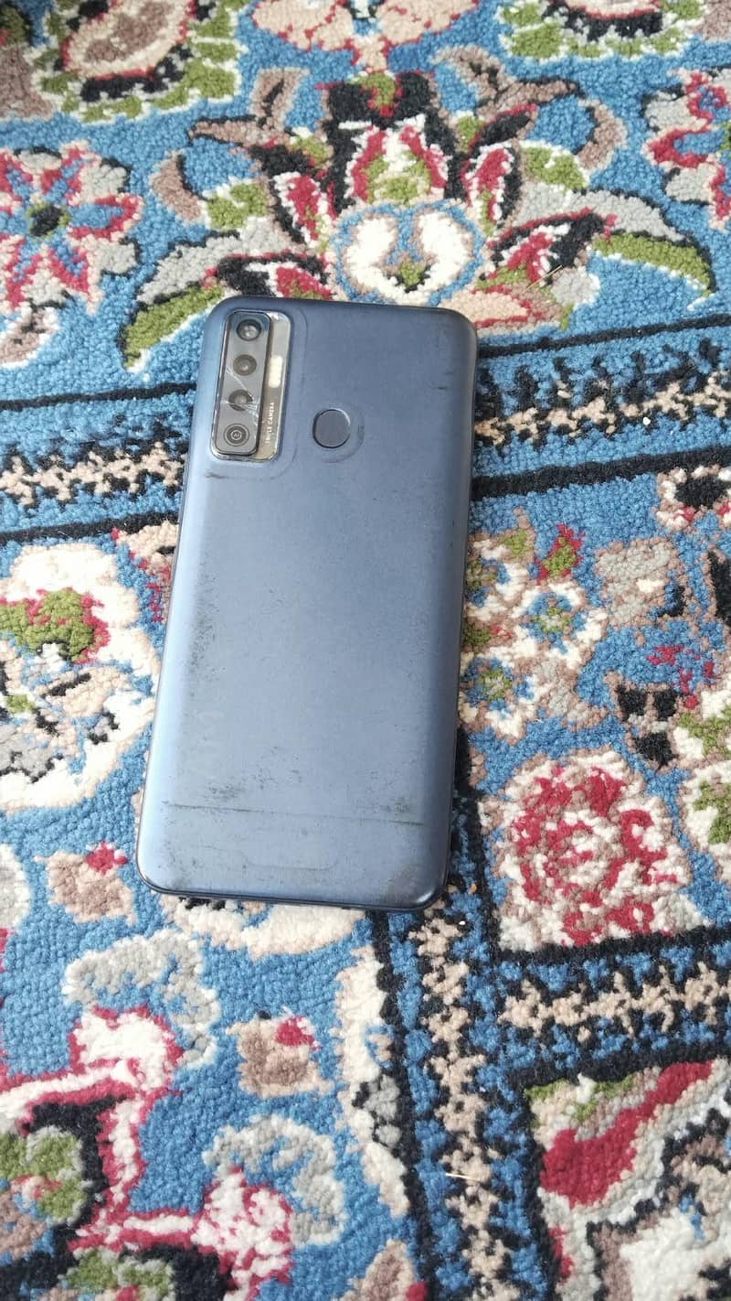 Tecno CAMON 17P 1