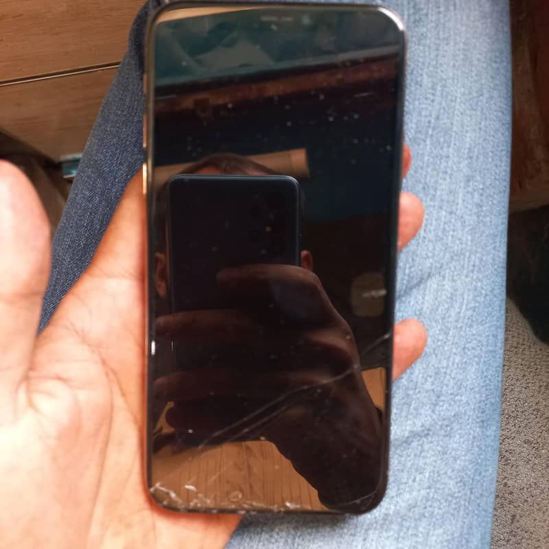 Apple iPhone XS 5