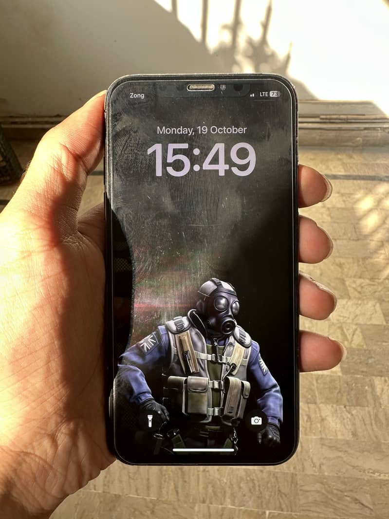 Apple iPhone X 3