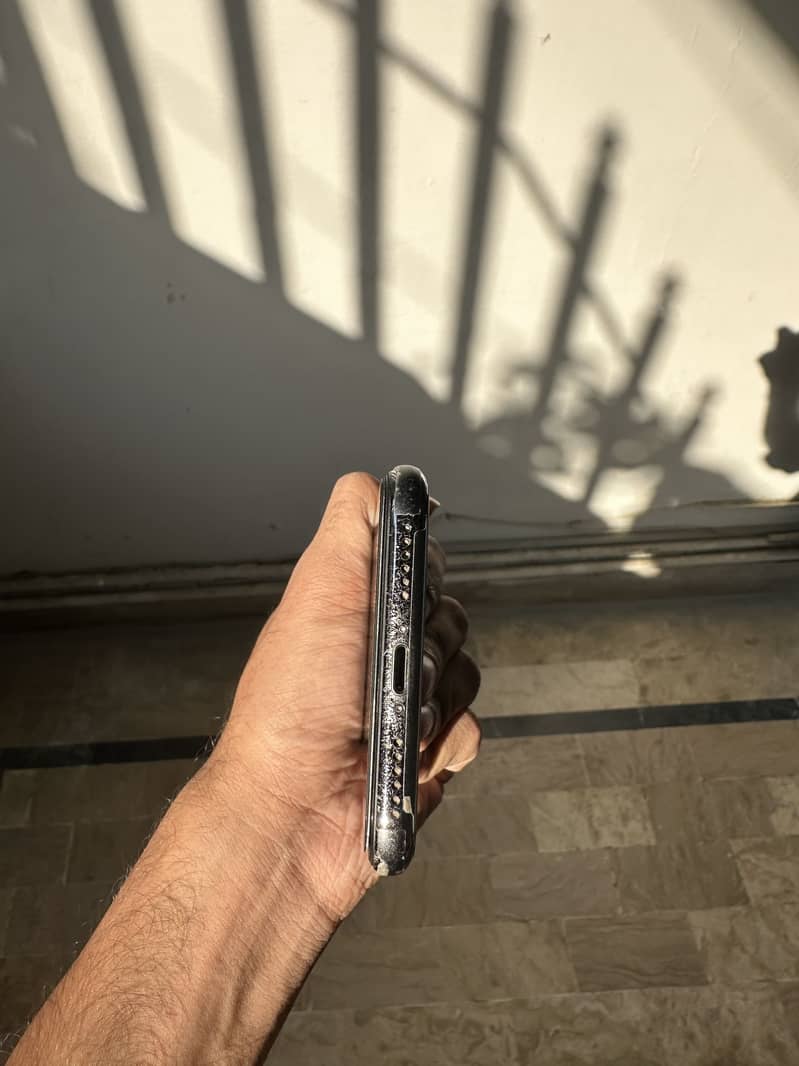 Apple iPhone X 6