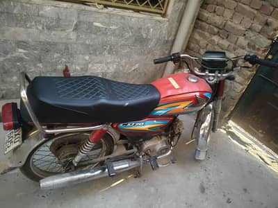 BIKE FOR SALE URGENT NEED . JUST SERIOUS LOOG CONTACT KRA
