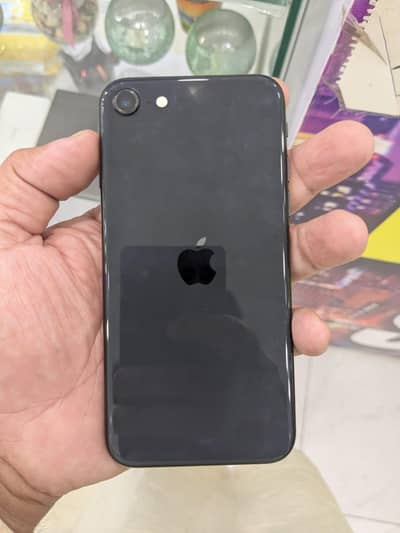 Apple iPhone SE (2020) 3+64 (Battery Health 93%)