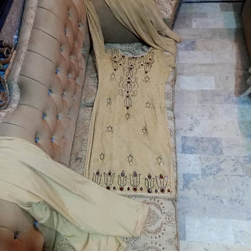 سلے ہوئے کپڑے تھری پیس سوٹ ہاتھ کی کڑھائی والے سوٹ شموز سلک شفون 19