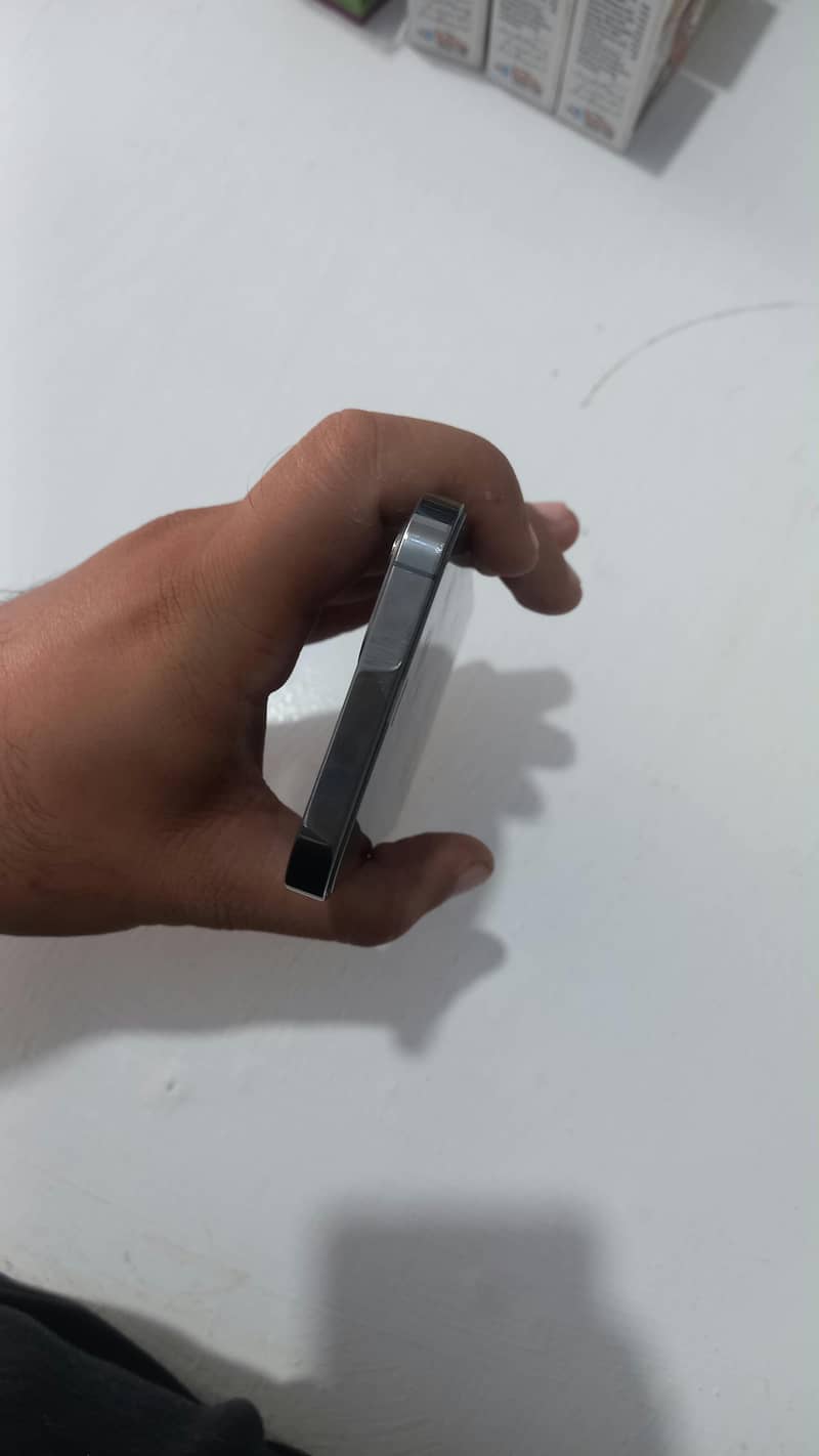 Apple iPhone 12 Pro 2