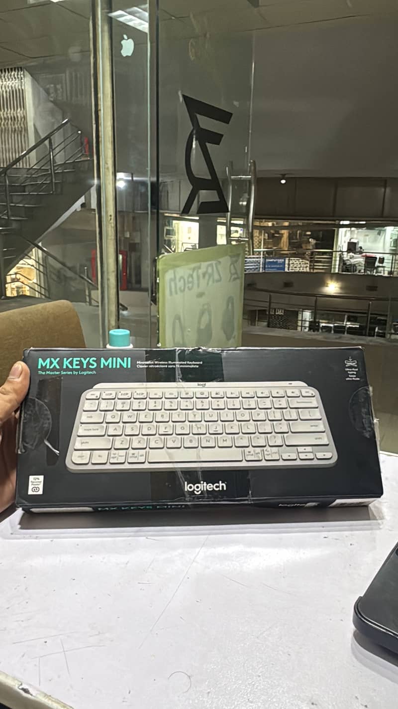 Logitech MX Keys 1