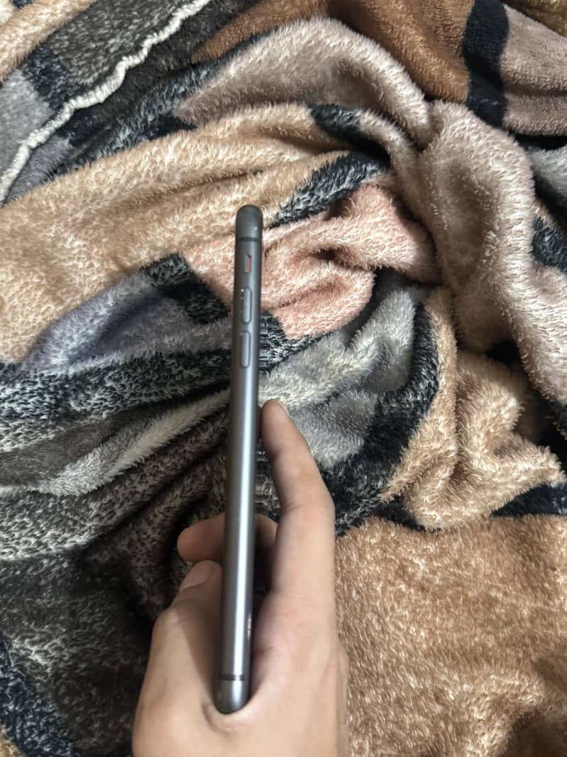 Apple iPhone 11 2