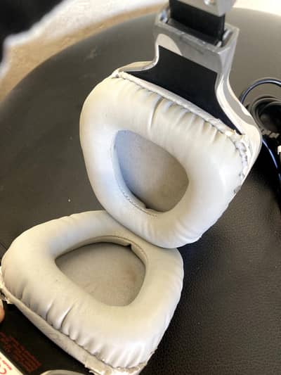 SENICC headphone best sound and excellent condition