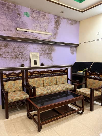 5-Seater Wooden Sofa Set with Table for Sale – Rs. 38,000