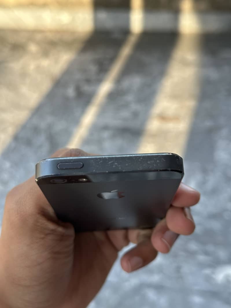 Apple iPhone 5 3