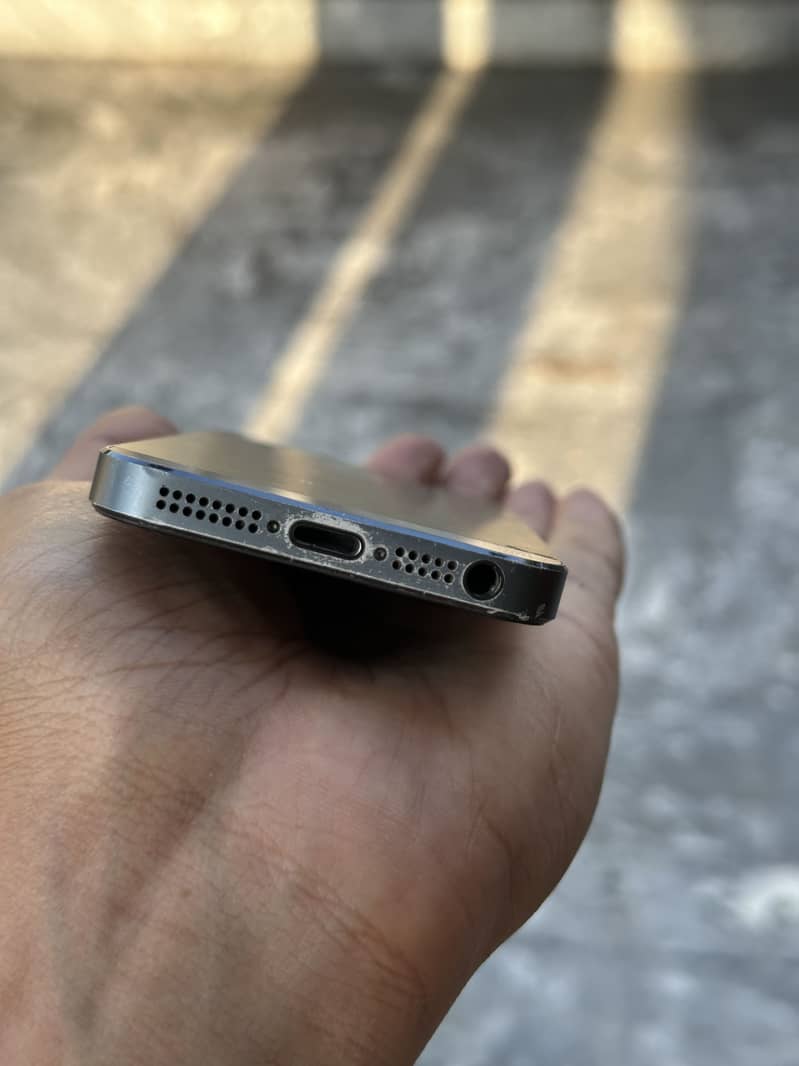 Apple iPhone 5 4