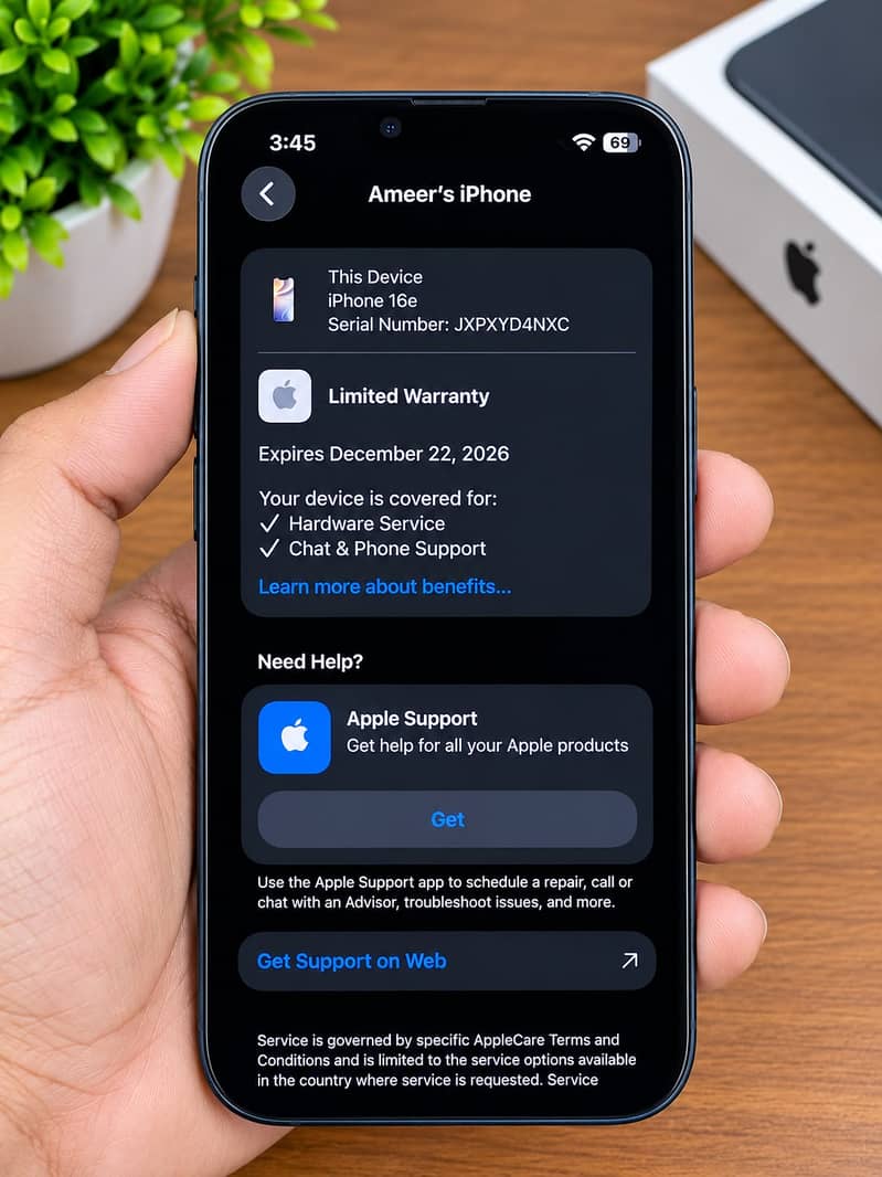 Apple iPhone 16e 2