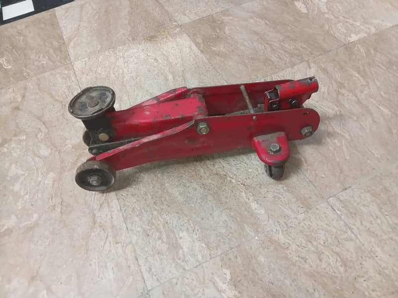 car jack 0