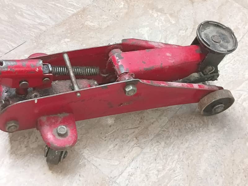 car jack 1