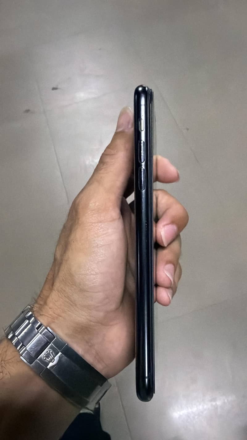 Apple iPhone 11 Pro Max 1