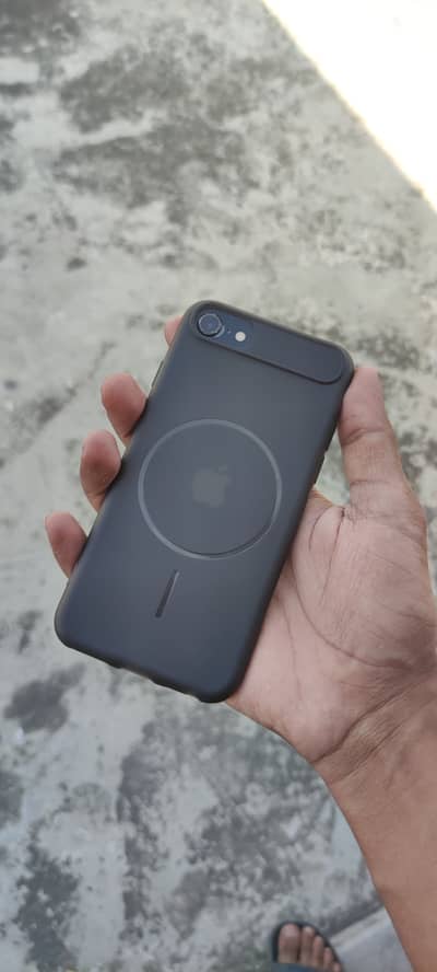 Apple iPhone SE 3 2022