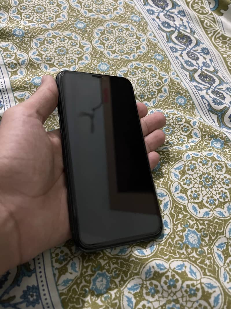 Apple iPhone 11 Pro 1