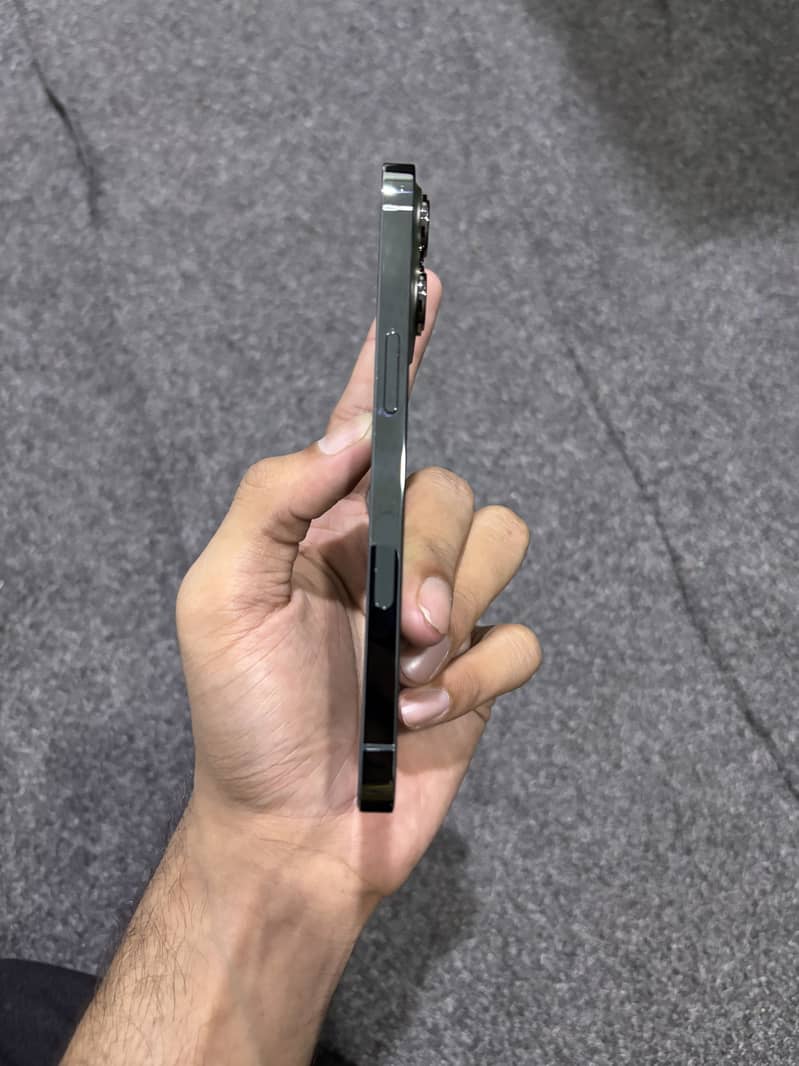Apple iPhone 13 Pro 4