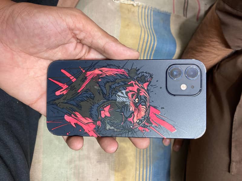 Apple iPhone 12 3