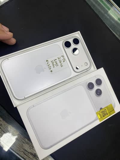 I phone 17 pro Max silver 10/10 condition PTA approved 256GB