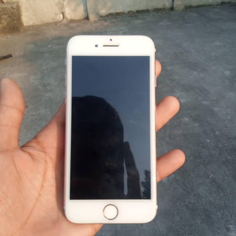 Apple iPhone 7 2