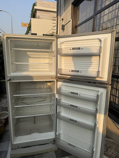 Used Dawlance Fridge Model 9170WBD