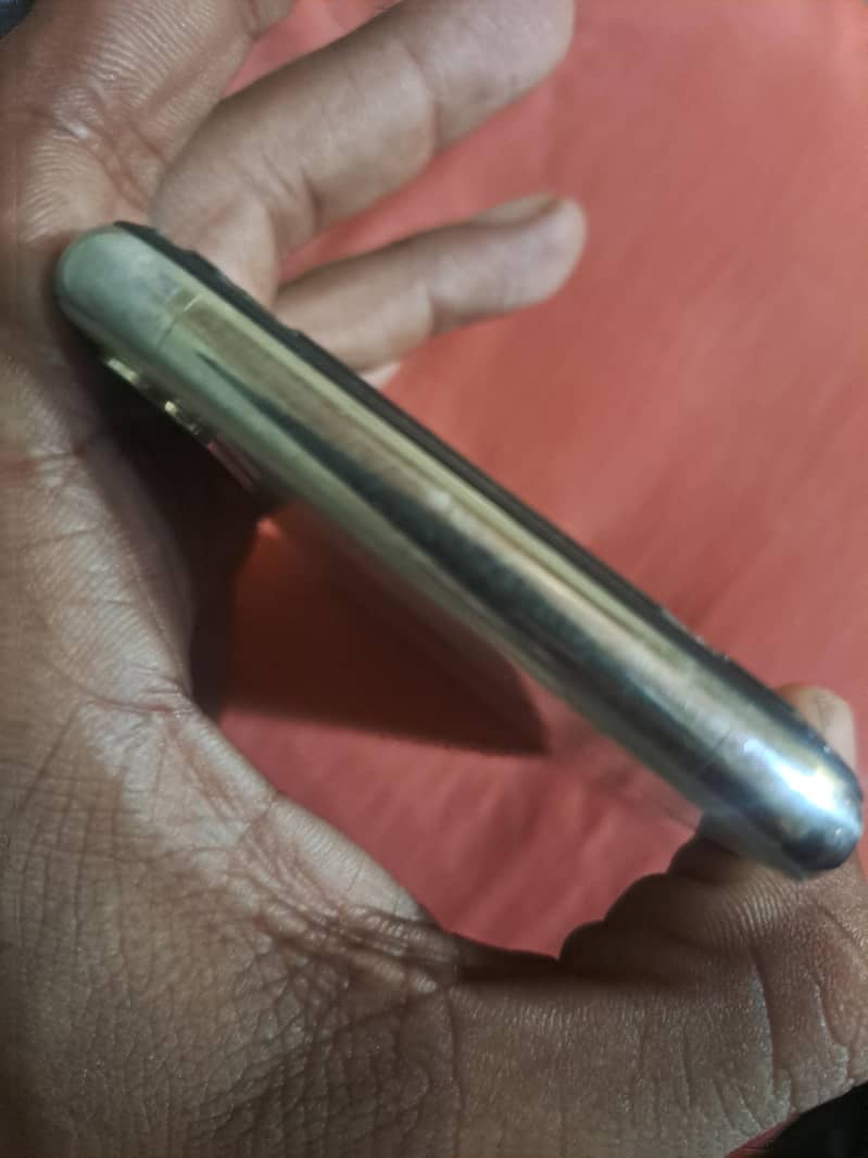 Apple iPhone X 5