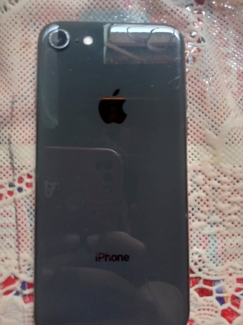Apple iPhone 8 1
