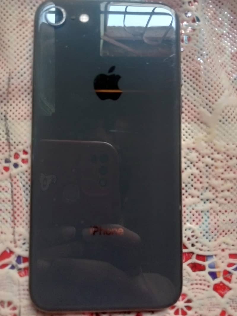 Apple iPhone 8 3