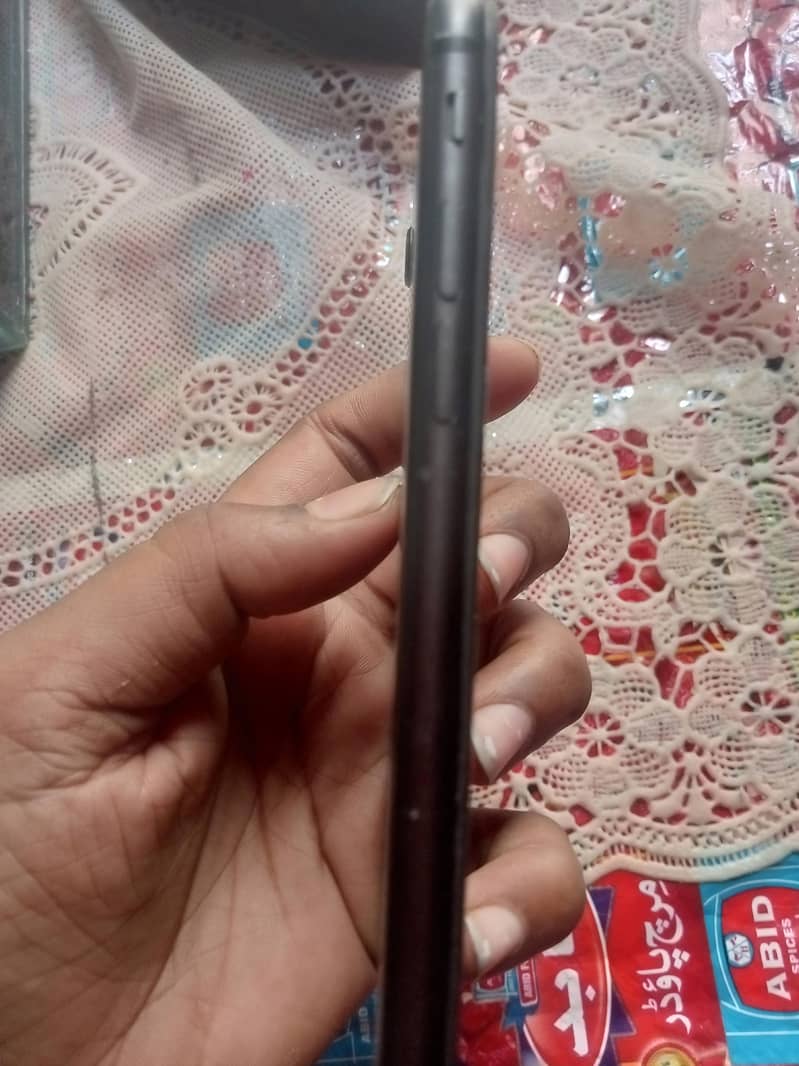 Apple iPhone 8 4