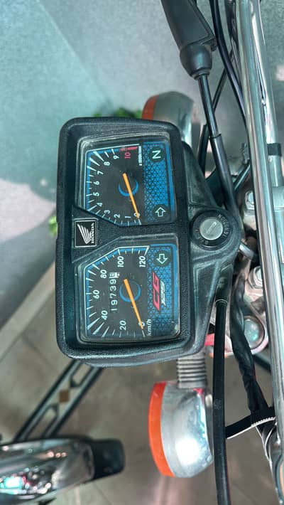 1 hand use bike condition new 10 /9.5 2024 model