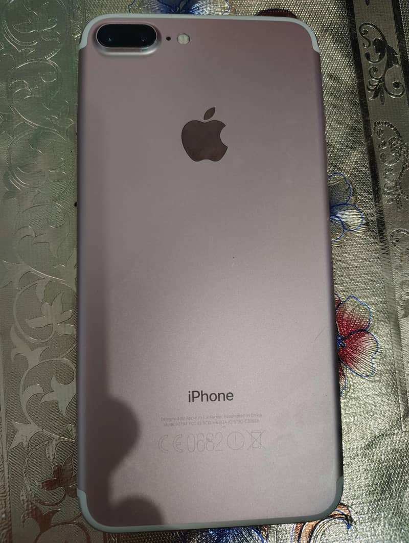 Apple iPhone 7 Plus 0