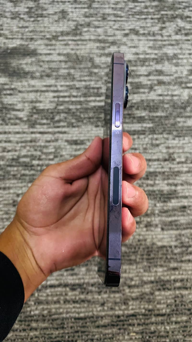 Apple iPhone 14 Pro Max 1
