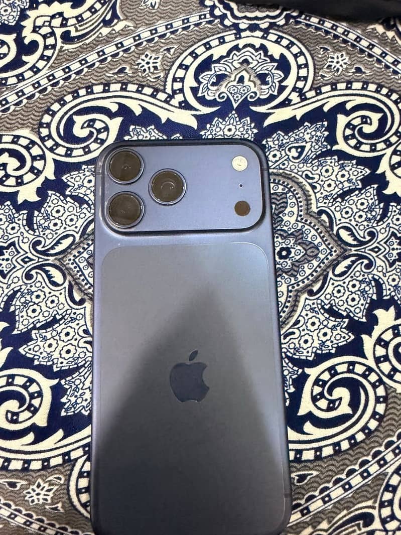 Apple iPhone 17 Pro Max 0