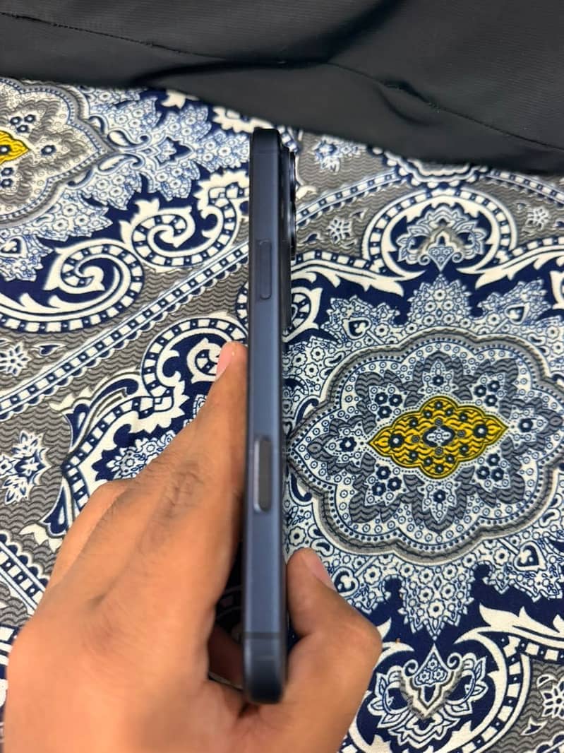 Apple iPhone 17 Pro Max 3