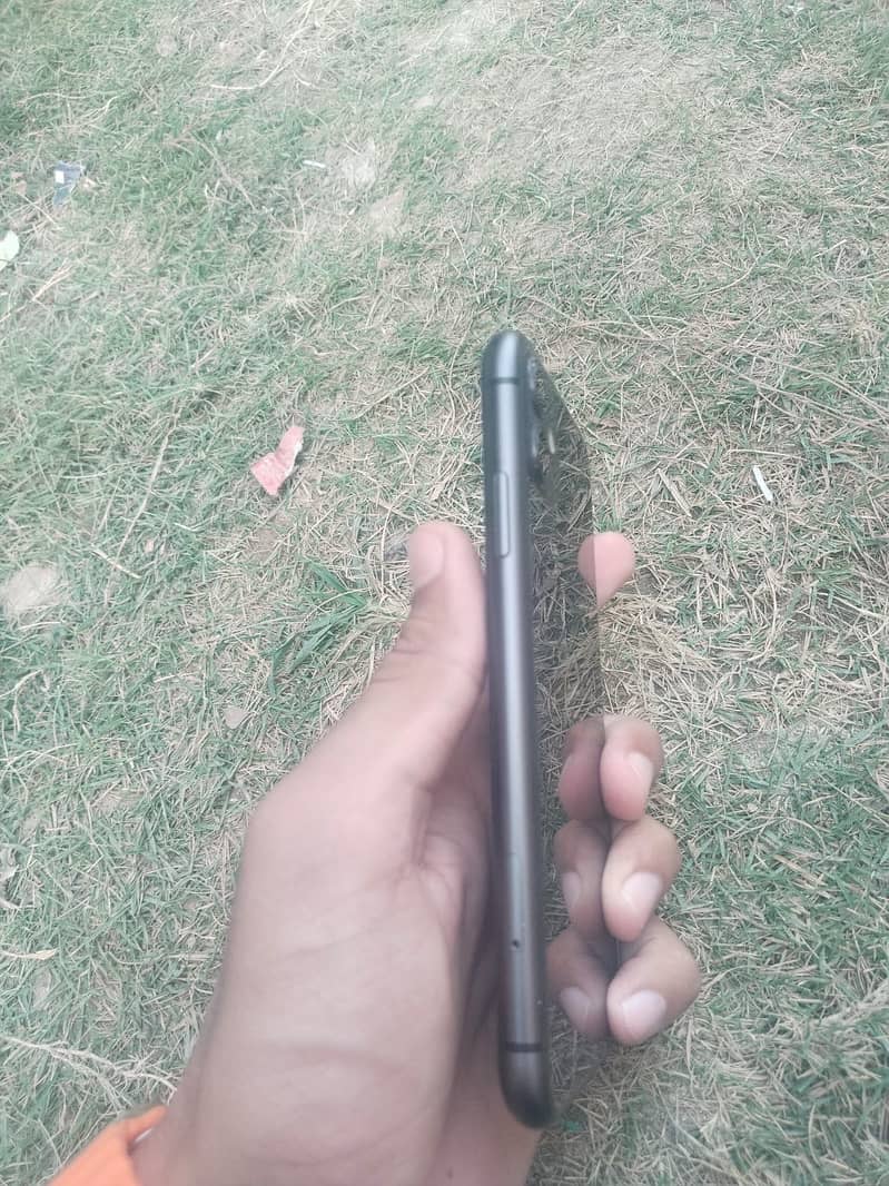 Apple iPhone 11 1