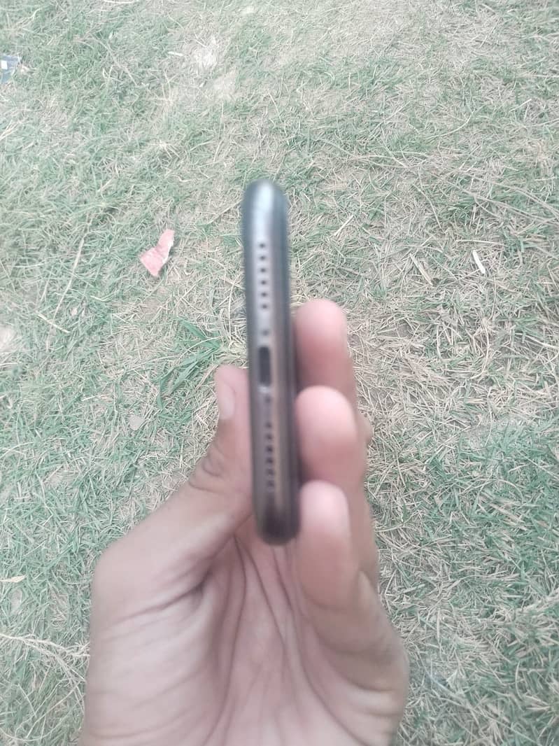 Apple iPhone 11 6